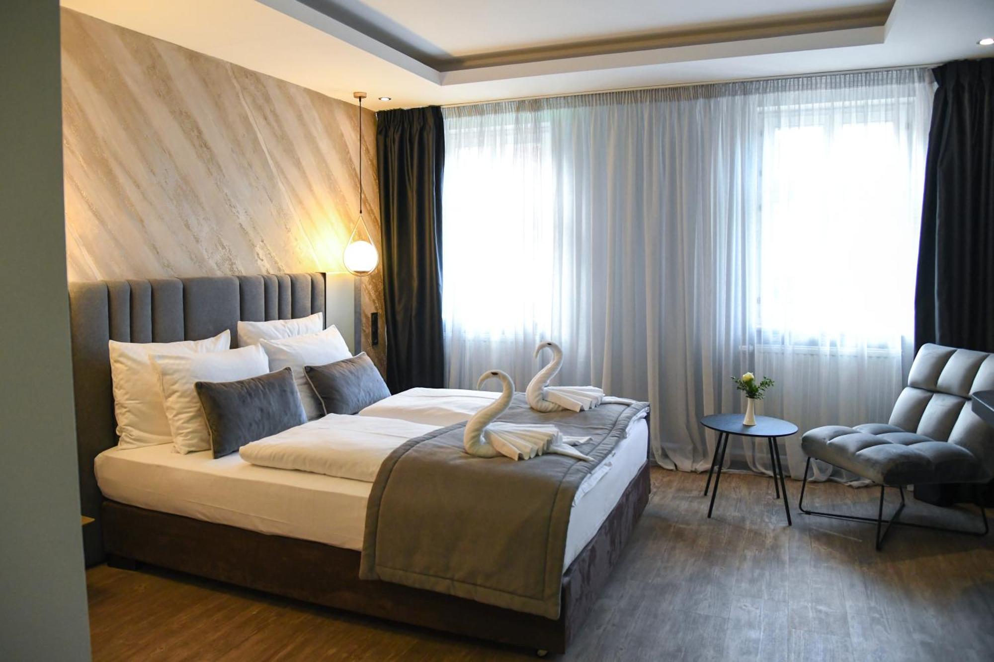 Hotel Zum Weissen Ross ดีลิทส์ช ภายนอก รูปภาพ